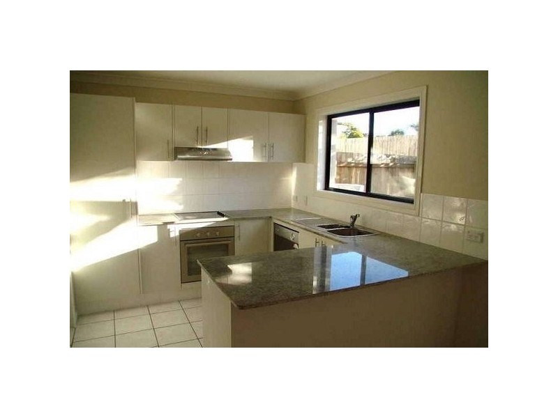 3/9 Government Road, Labrador QLD 4215