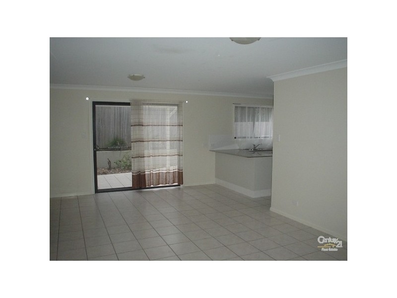 3/9 Government Road, Labrador QLD 4215