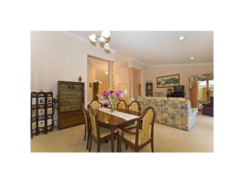 37 Chichester Drive, Arundel QLD 4214