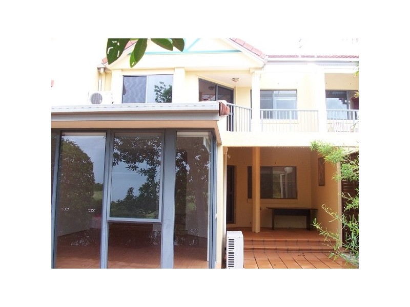 4/125 Santa Cruz, Clear Island Waters QLD 4226
