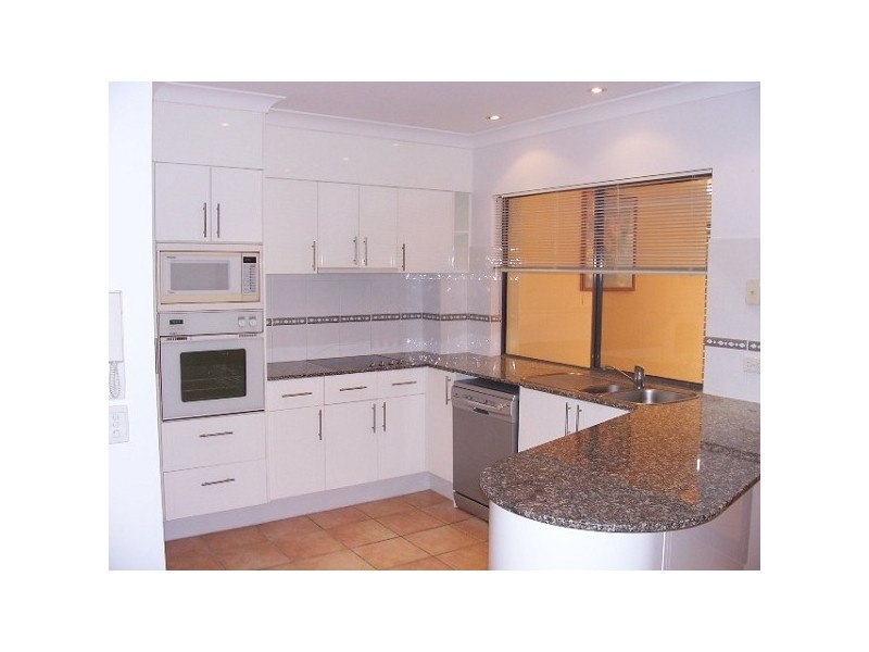 4/125 Santa Cruz, Clear Island Waters QLD 4226