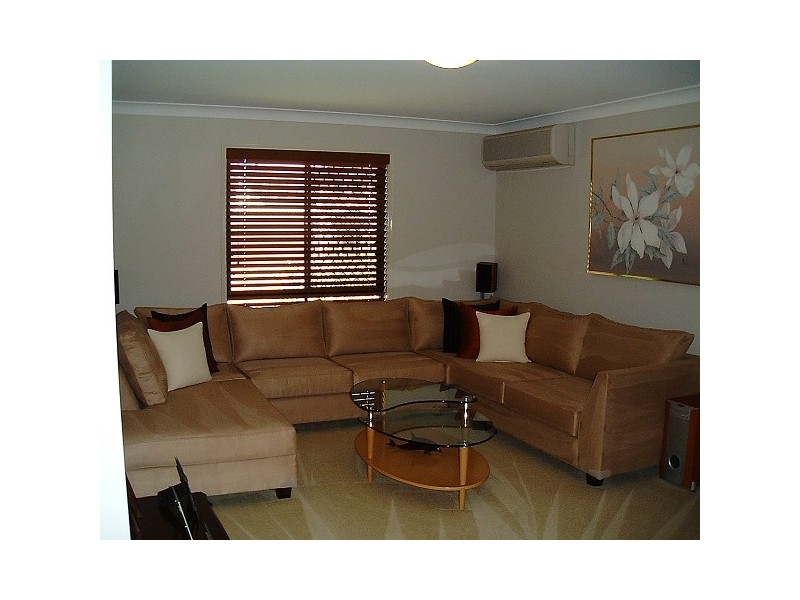 15 Rimu Place, Molendinar QLD 4214