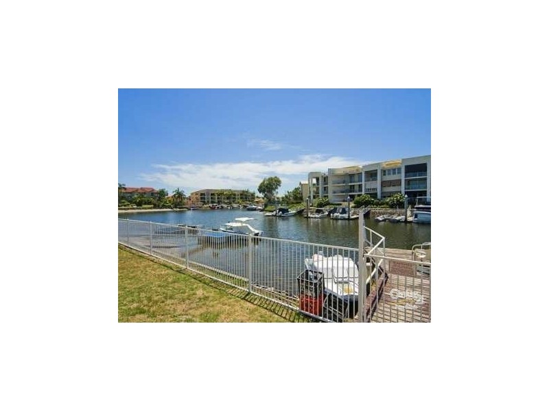 29/75 Bayview Street, Runaway Bay QLD 4216