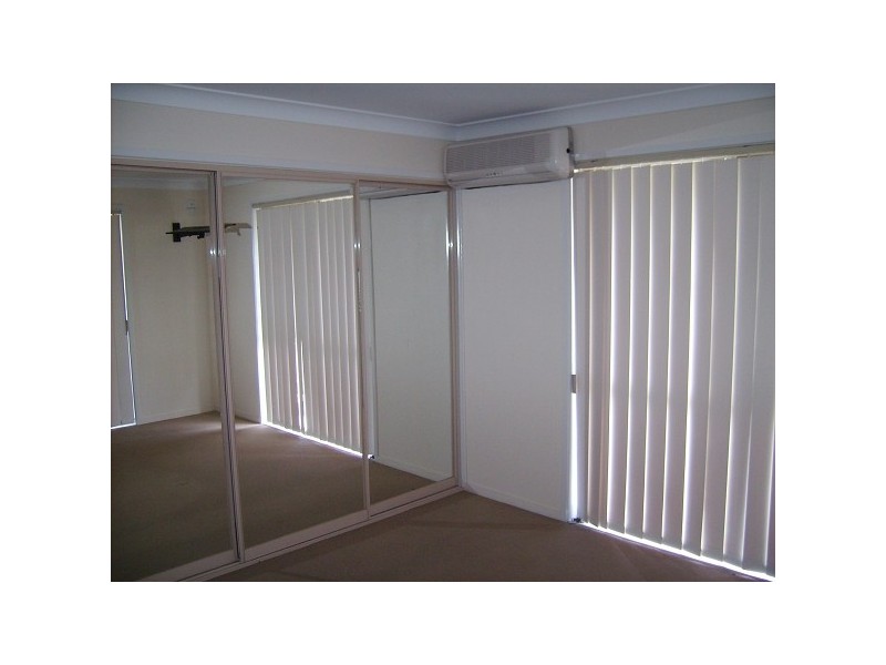 1/16 Nina Pde, Arundel QLD 4214