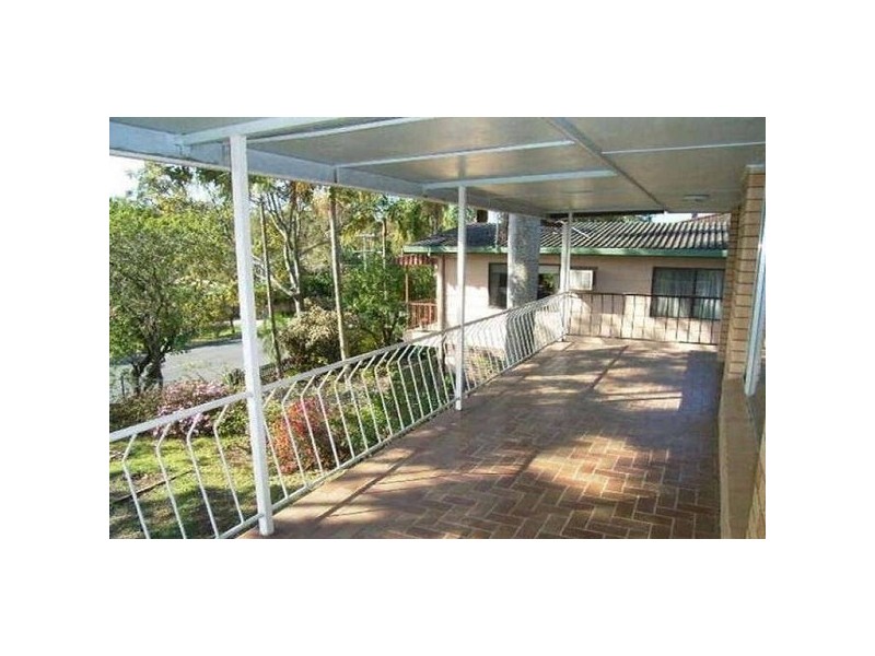 2 Golden Crescent, Southport QLD 4215