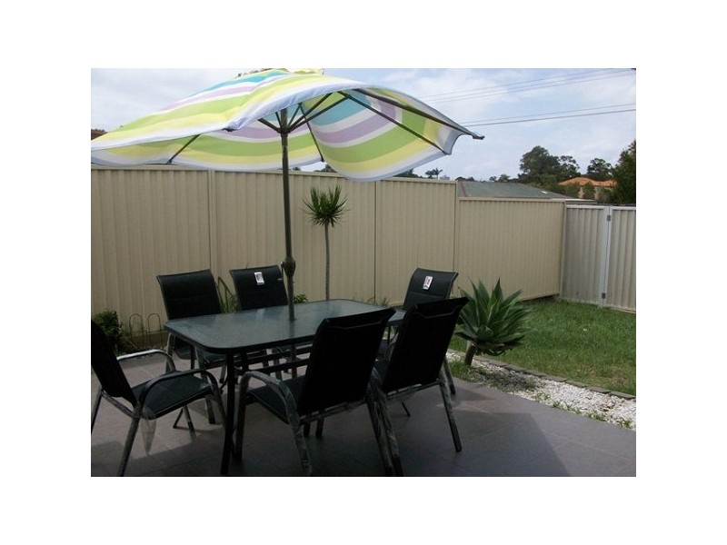 2/143 Central Street, Labrador QLD 4215