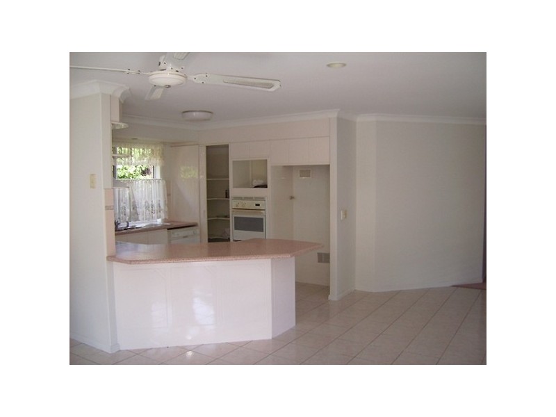 4 Maidstone Place, Parkwood QLD 4214