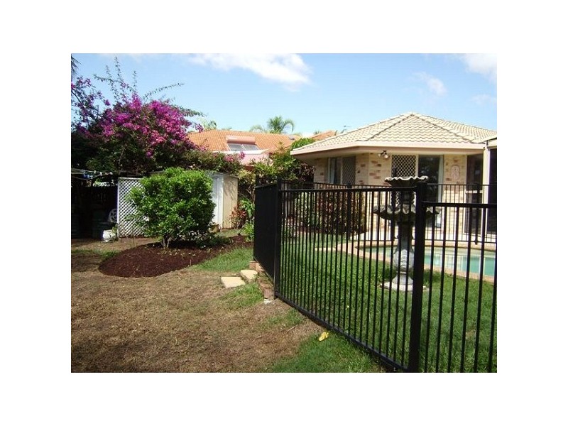 4 Maidstone Place, Parkwood QLD 4214