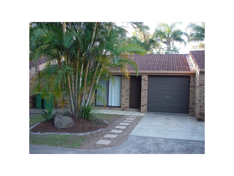 5/4 Cassandra Crescent, Labrador QLD 4215