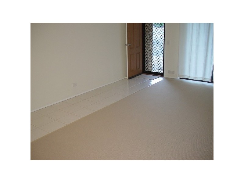 5/4 Cassandra Crescent, Labrador QLD 4215