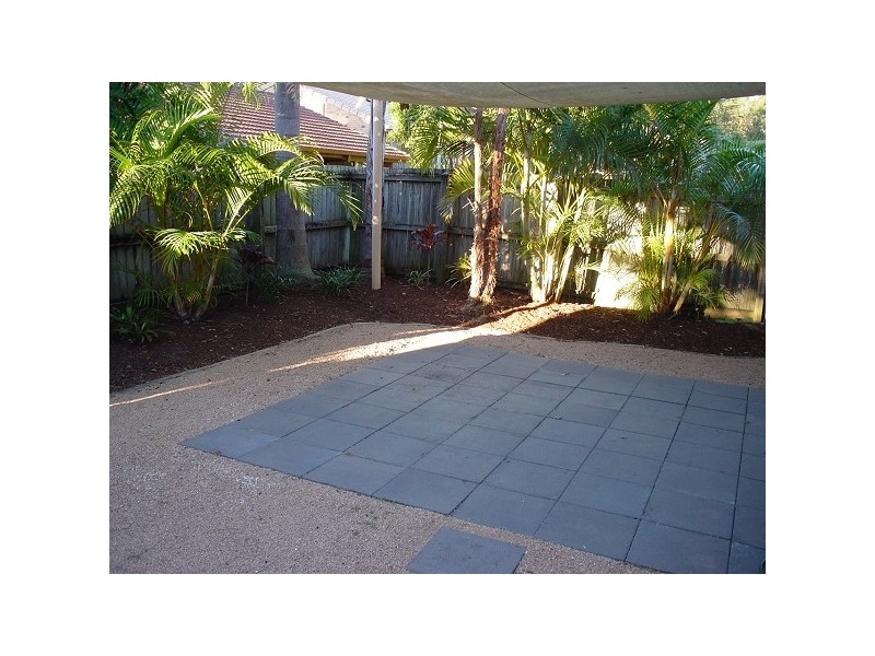 5/4 Cassandra Crescent, Labrador QLD 4215