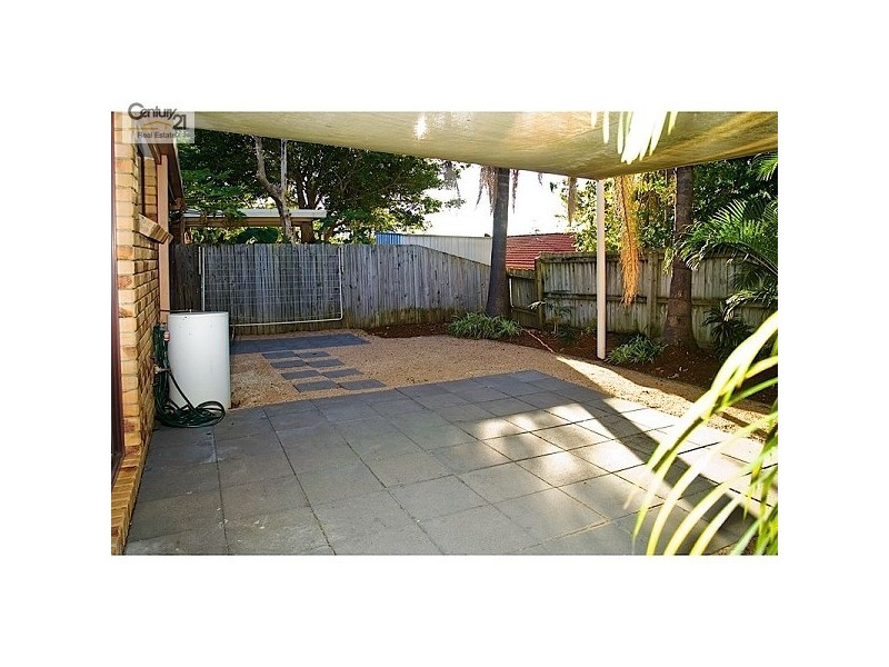 5/4 Cassandra Crescent, Labrador QLD 4215