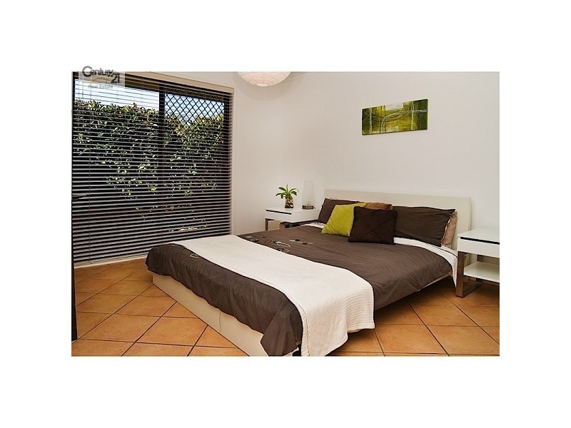 1/51 Corunna Crescent, Ashmore QLD 4214