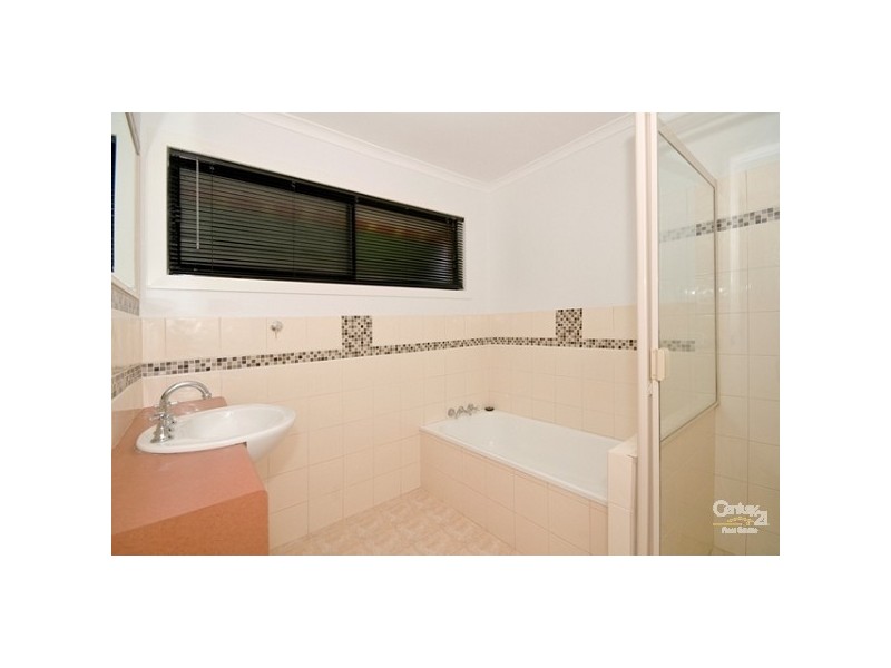 22 Pinkwood Drive, Ashmore QLD 4214