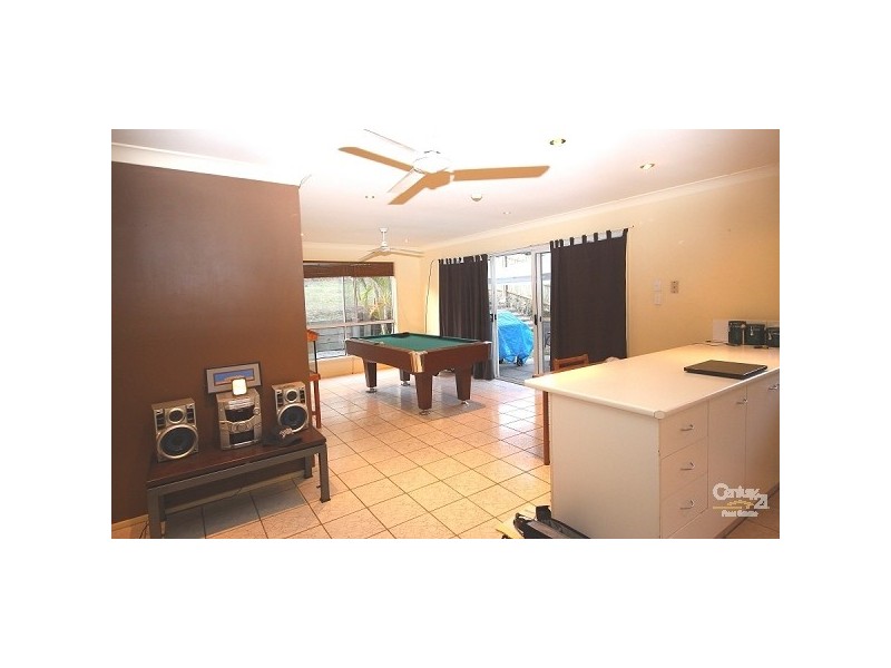 6 Guthrie Parade, Carrara QLD 4211