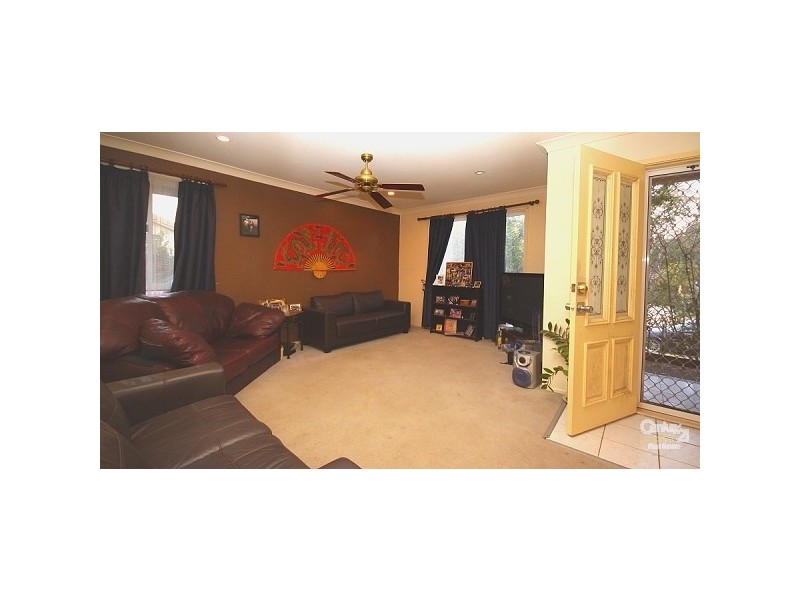 6 Guthrie Parade, Carrara QLD 4211