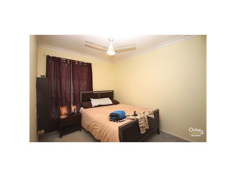 6 Guthrie Parade, Carrara QLD 4211