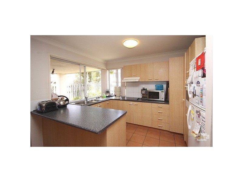 9 HARROW PLACE, Arundel QLD 4214
