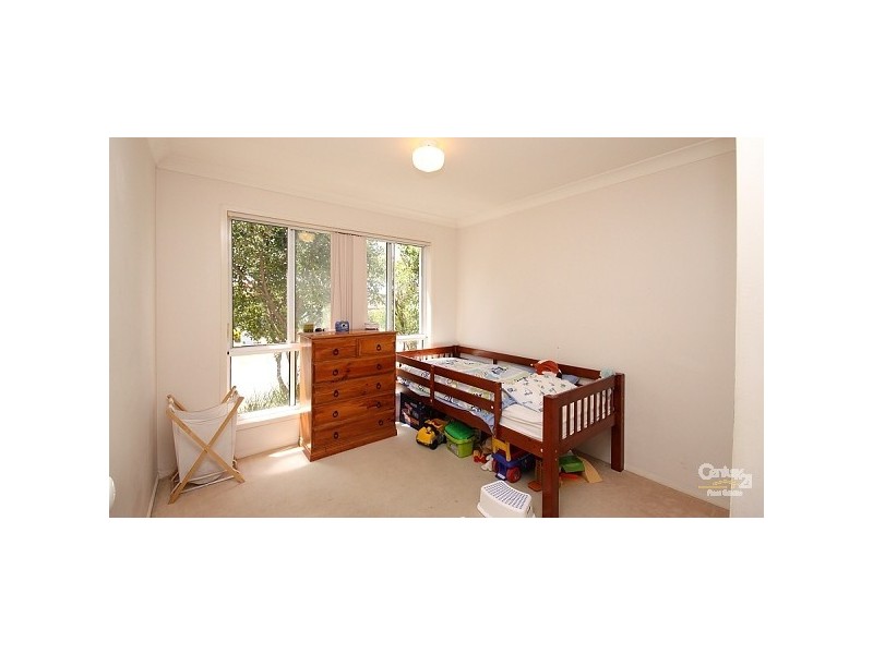 9 HARROW PLACE, Arundel QLD 4214