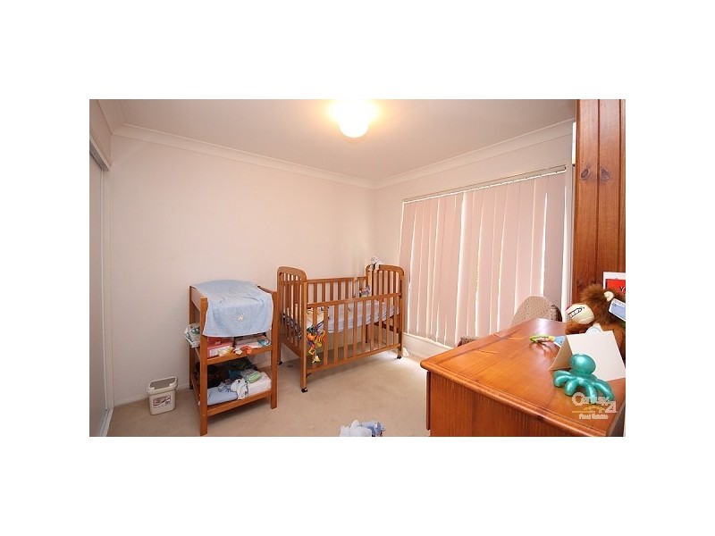 9 HARROW PLACE, Arundel QLD 4214