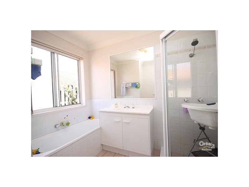 9 HARROW PLACE, Arundel QLD 4214