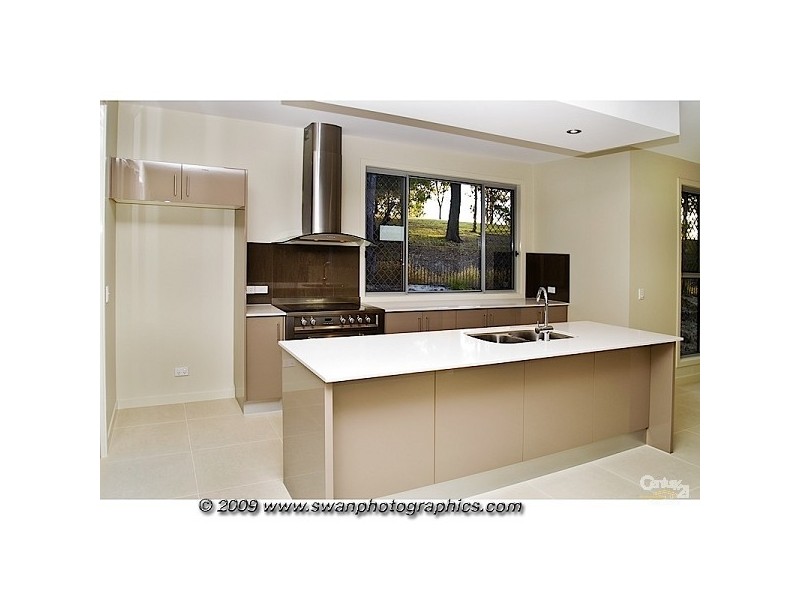 51A Canada Place, Arundel QLD 4214