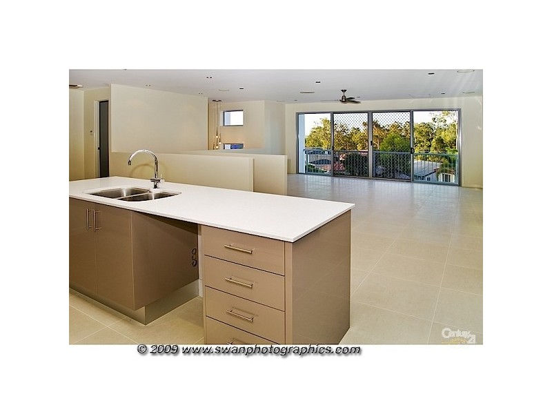 51A Canada Place, Arundel QLD 4214