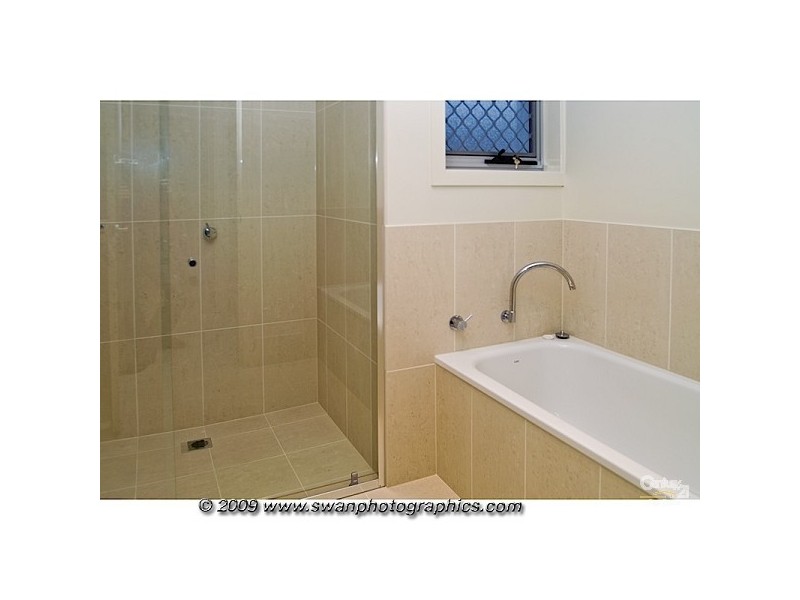 51A Canada Place, Arundel QLD 4214