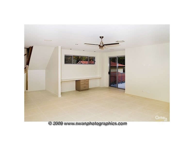 51B Canada Place, Arundel QLD 4214