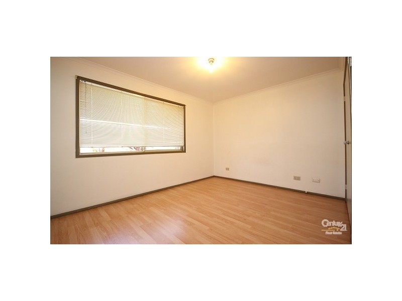 1/13 Stephanie Court, Labrador QLD 4215