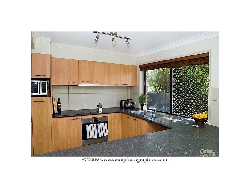 1/80 Broad Street, Labrador QLD 4215