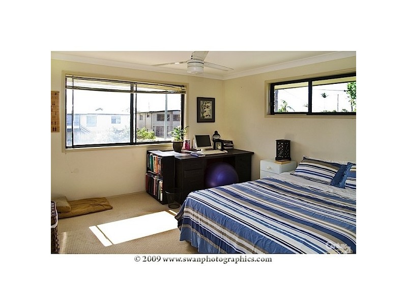 1/80 Broad Street, Labrador QLD 4215