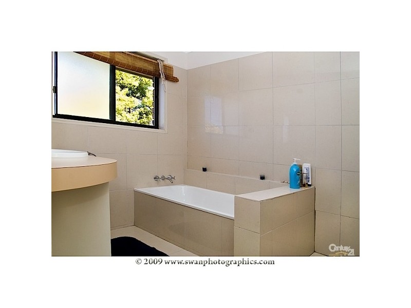 1/80 Broad Street, Labrador QLD 4215