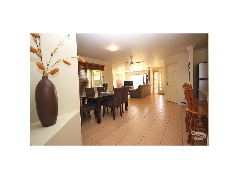 18 Madasin Close, Arundel QLD 4214