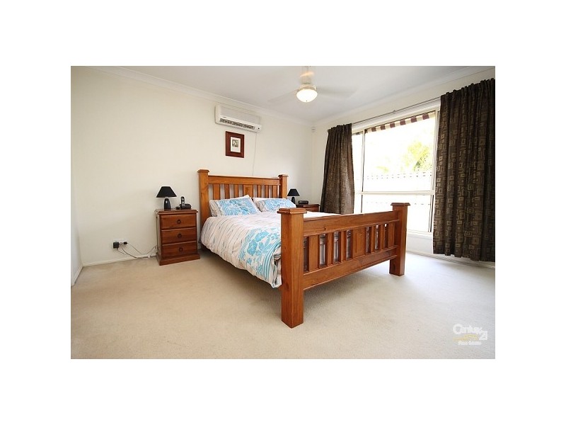 18 Madasin Close, Arundel QLD 4214