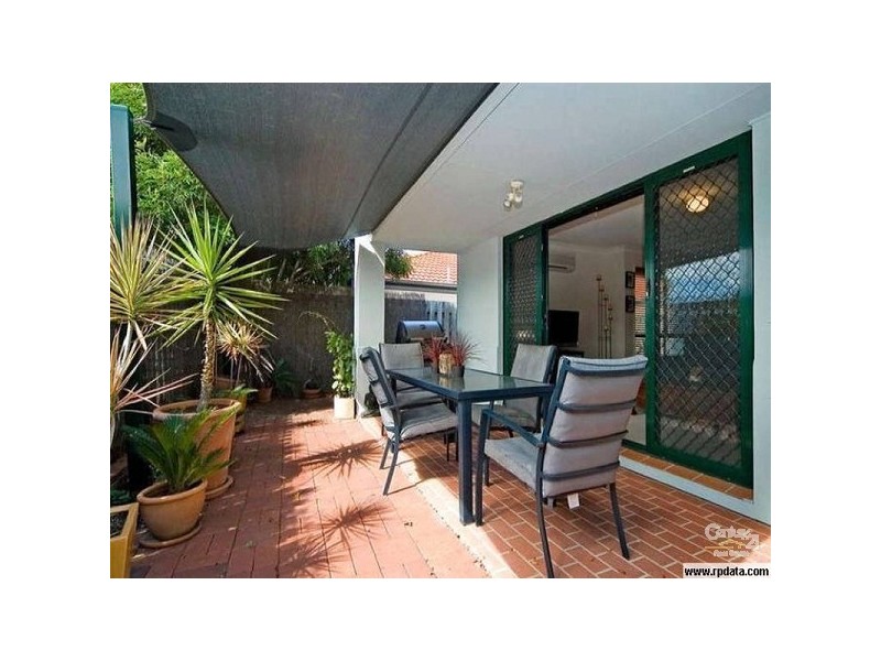 16 harrow, Arundel QLD 4214