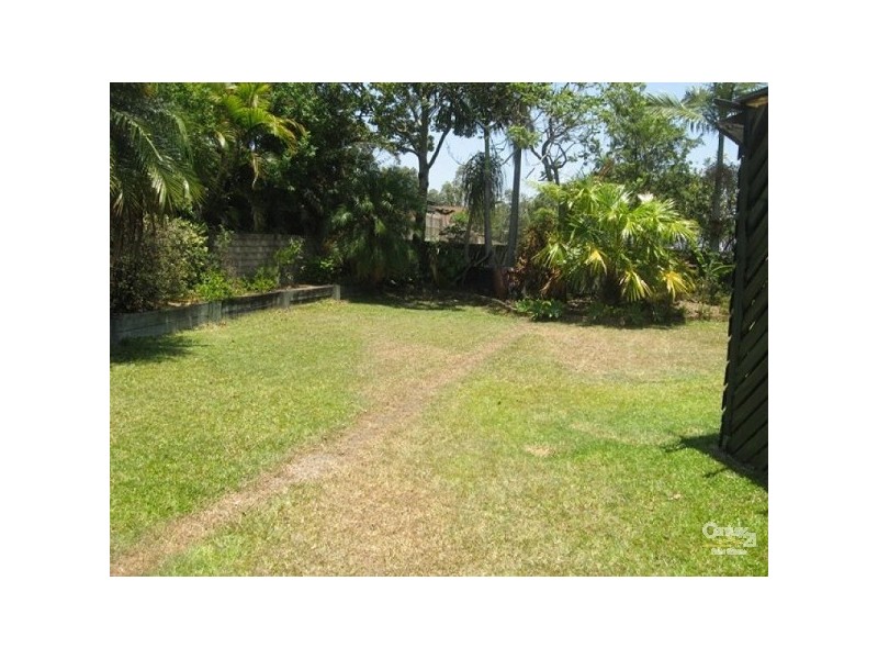 2/5 Beca, Arundel QLD 4214
