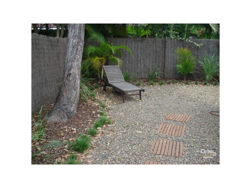 2/4 Boea, Arundel QLD 4214