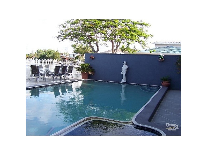 1/5 Perry Place, Biggera Waters QLD 4216