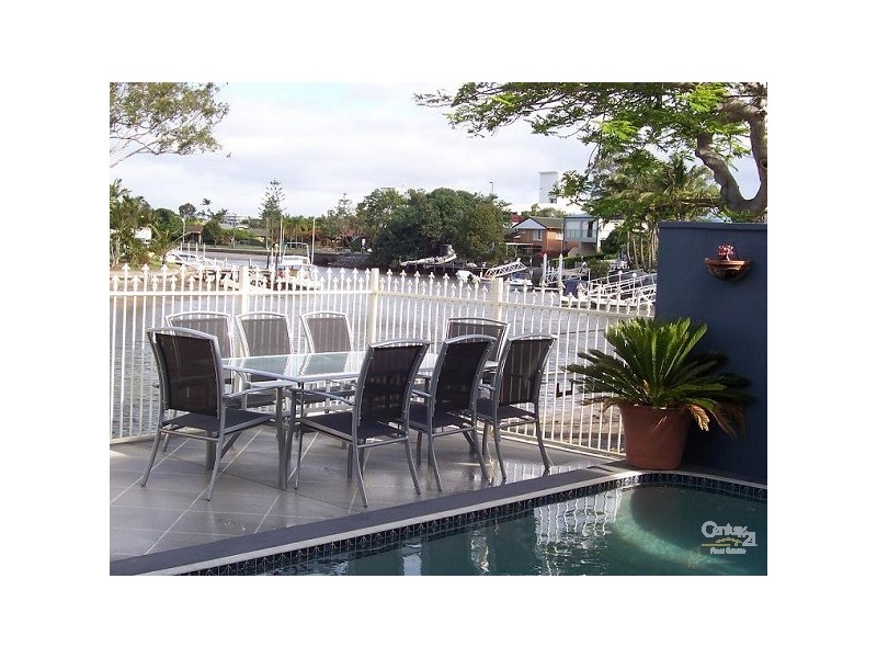 1/5 Perry Place, Biggera Waters QLD 4216