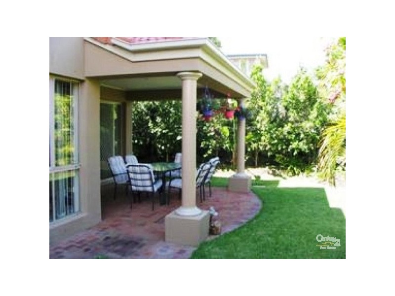 16 oakridge place, Molendinar QLD 4214