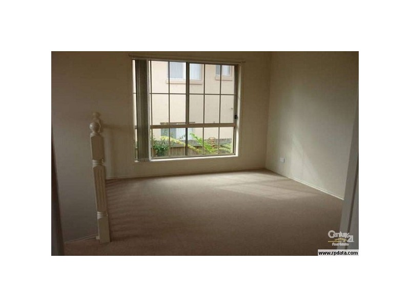 16 oakridge place, Molendinar QLD 4214