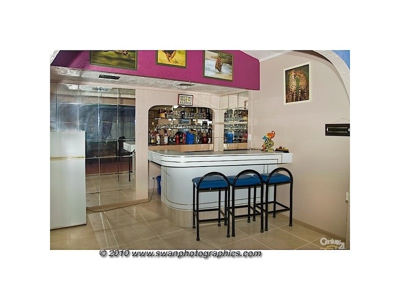 70 Broad Street, Labrador QLD 4215