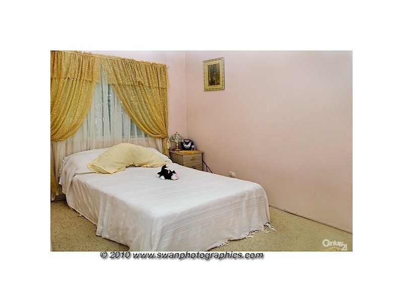 70 Broad Street, Labrador QLD 4215