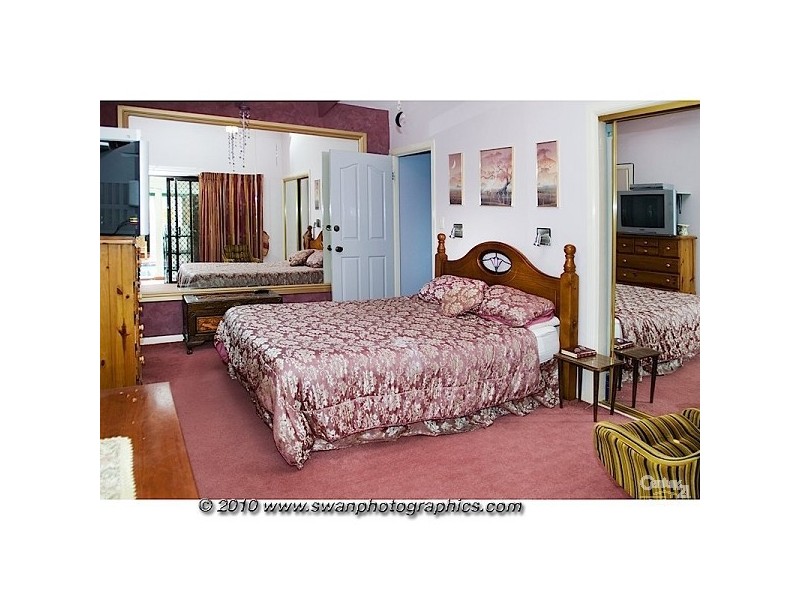 70 Broad Street, Labrador QLD 4215