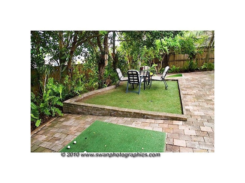 70 Broad Street, Labrador QLD 4215