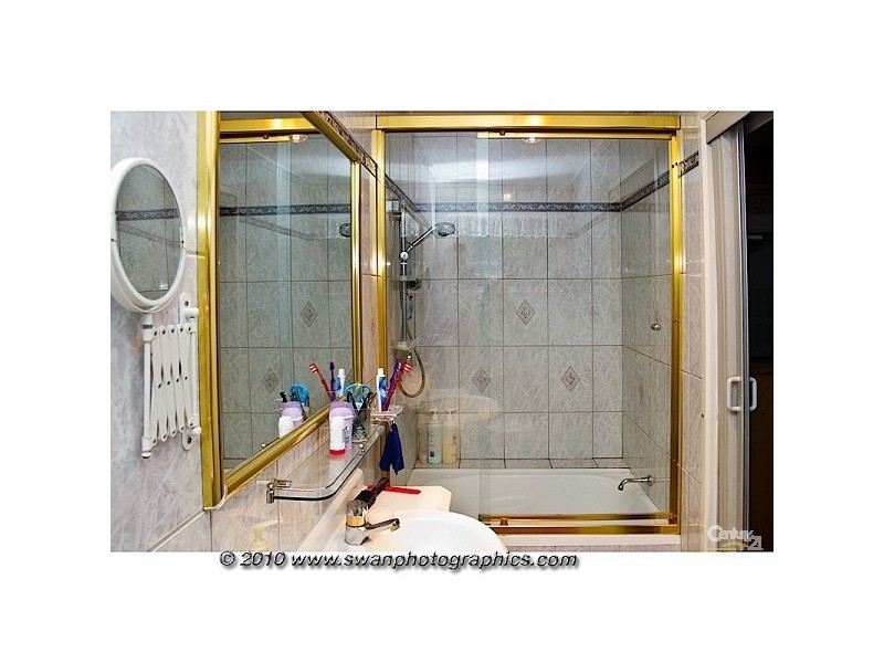 70 Broad Street, Labrador QLD 4215