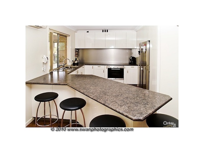 2/64 McMillan Street, Labrador QLD 4215