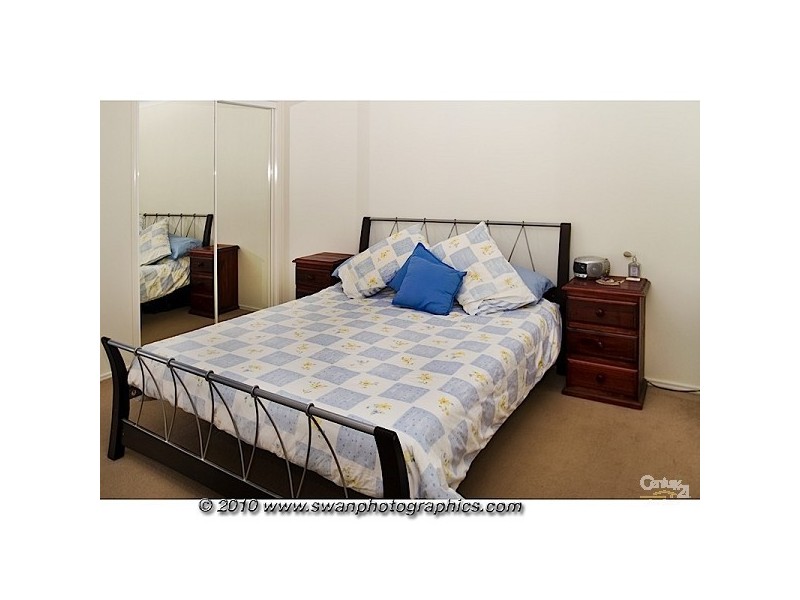 2/64 McMillan Street, Labrador QLD 4215