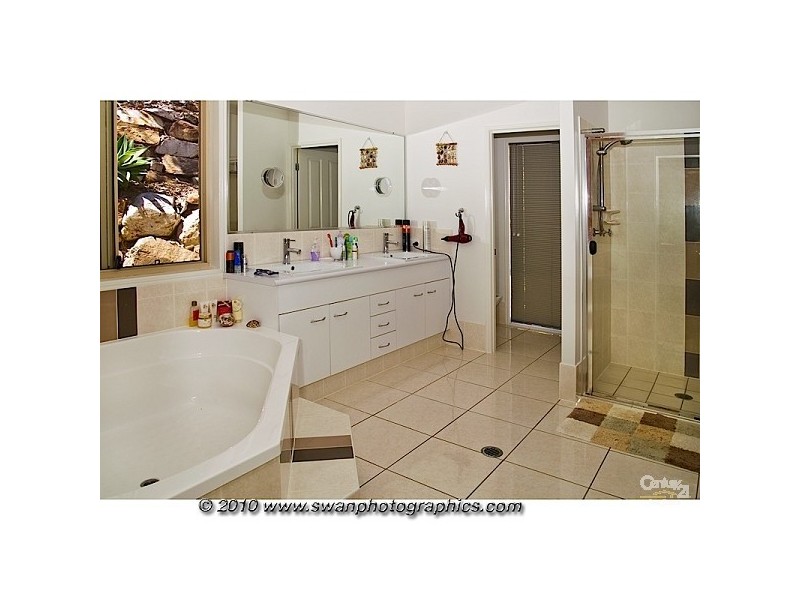10 Riberry Ct, Bonogin QLD 4213